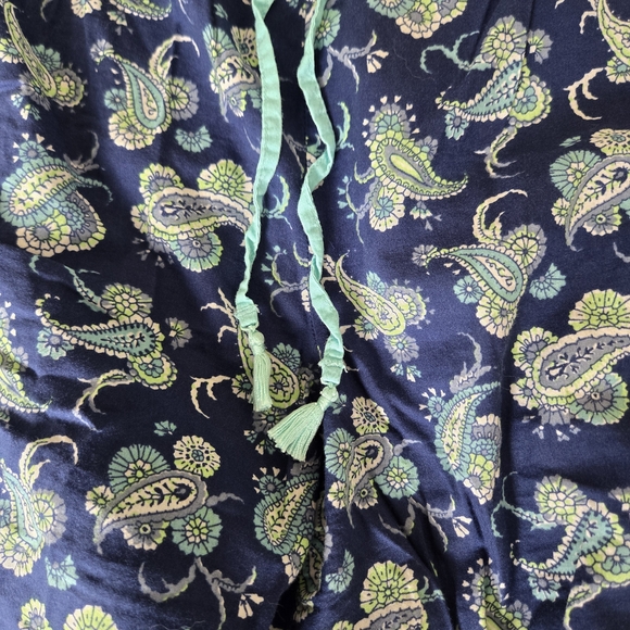 Victoria Secrets Paisley Patterned Pyjama Set - Picture 13 of 15